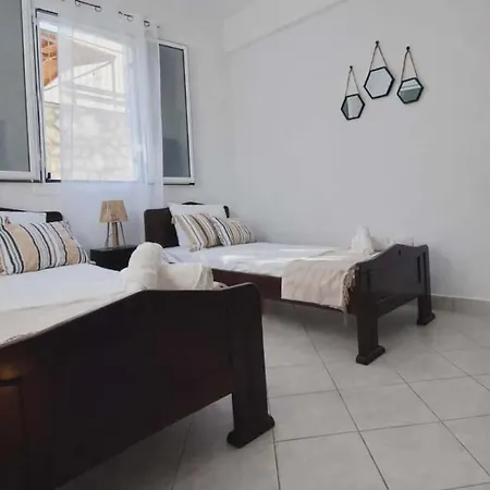 Ld Case de vacanță Lixouri